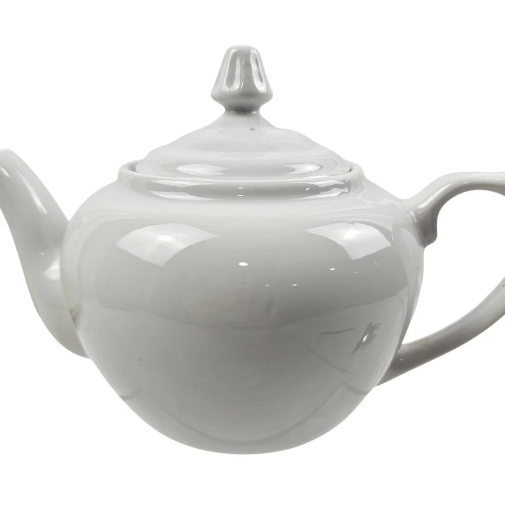 BIA Cordon Bleu White Porcelain Teapot with Lid Made in Brazil Classic Glossy
